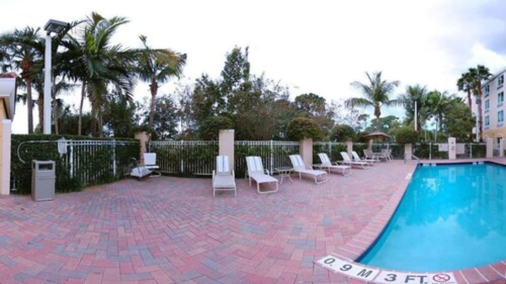 Comfort Inn & Suites Jupiter I-95 Eksteriør billede