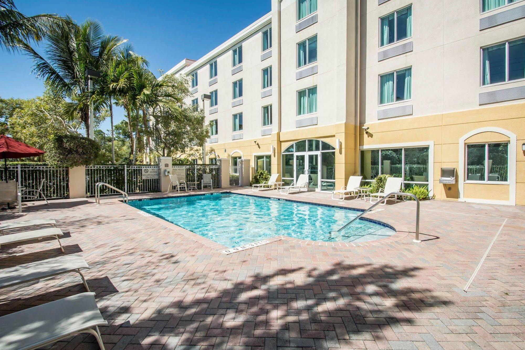 Comfort Inn & Suites Jupiter I-95 Eksteriør billede